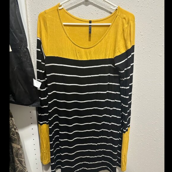 Womans long sleeve - Picture 1 of 2